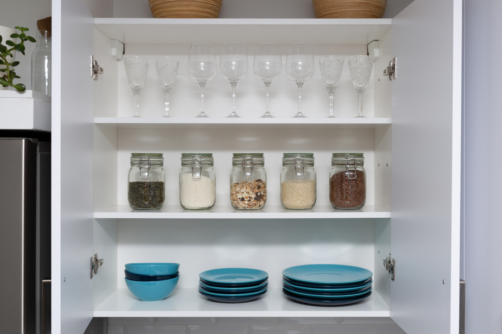 organize kitchen shelves