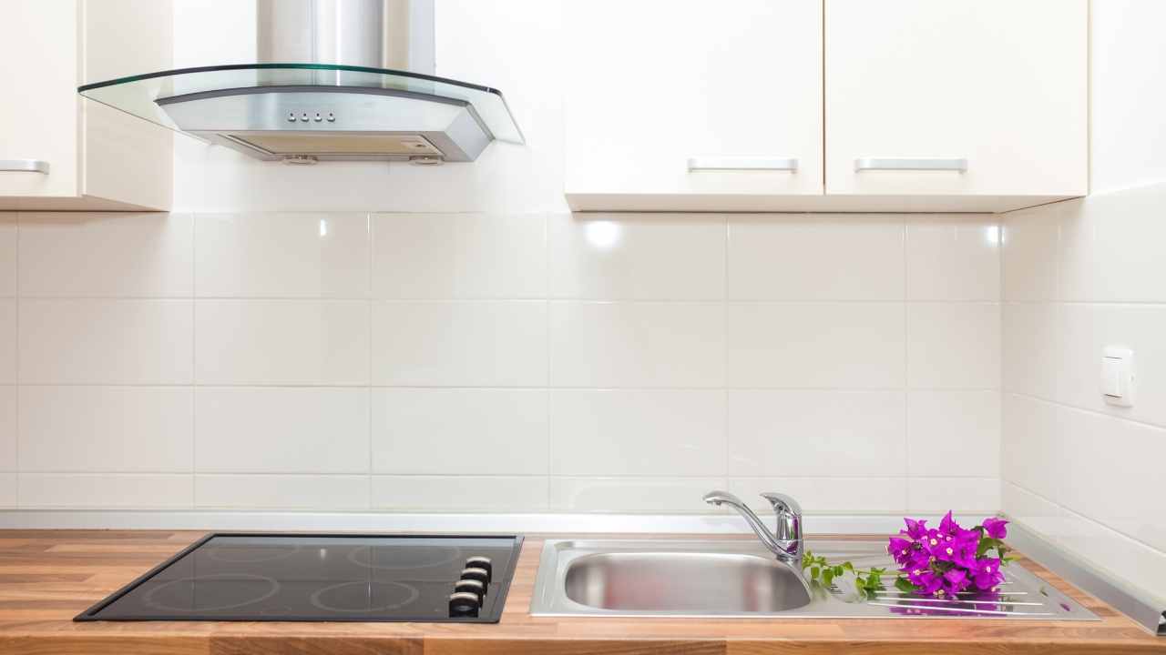 75 Laundry Room With Beige Cabinets And White Walls Design Ideas You'll Love ☆