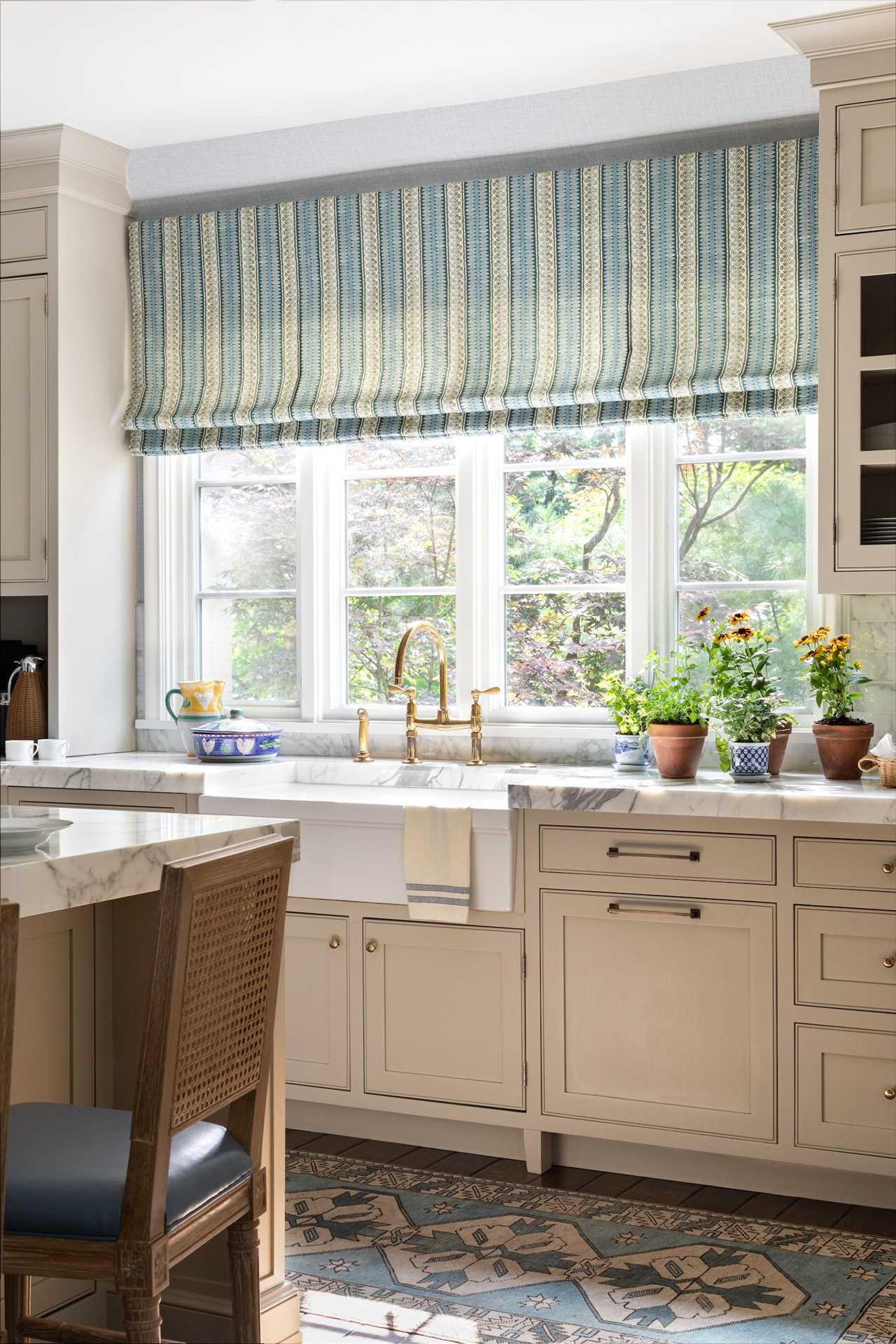 75 Laundry Room With Beige Cabinets And White Walls Design Ideas You'll Love ☆