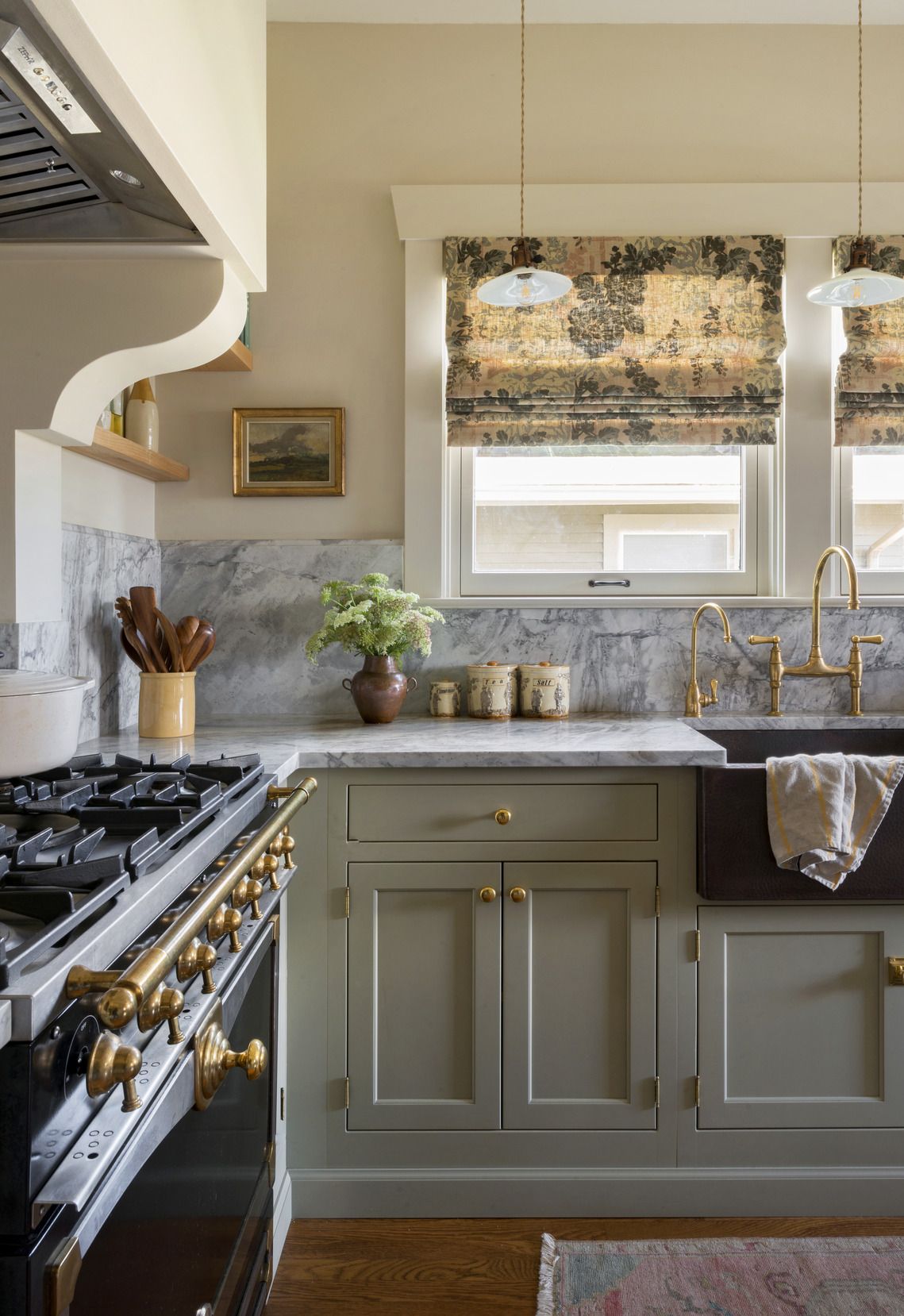 75 L-shaped Kitchen With White Backsplash Design Ideas You'll Love ☆