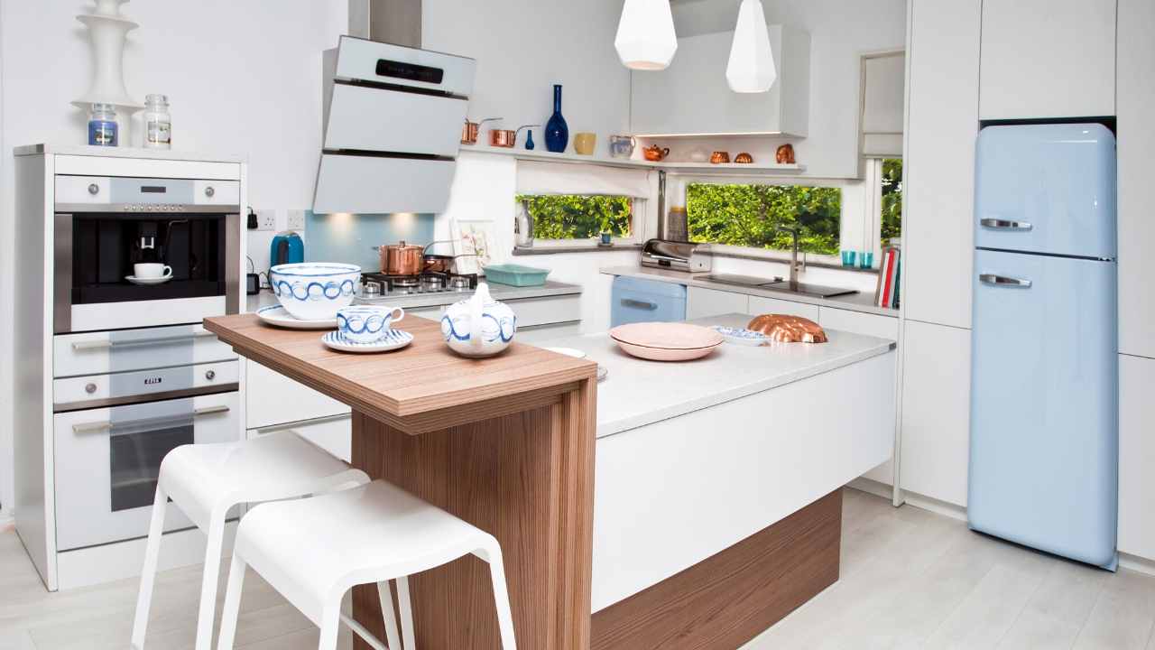 White Shaker Door Cabinet with Cararra Quartz Kitchen & Backsplash 😍 #ideas #kitchen #custom