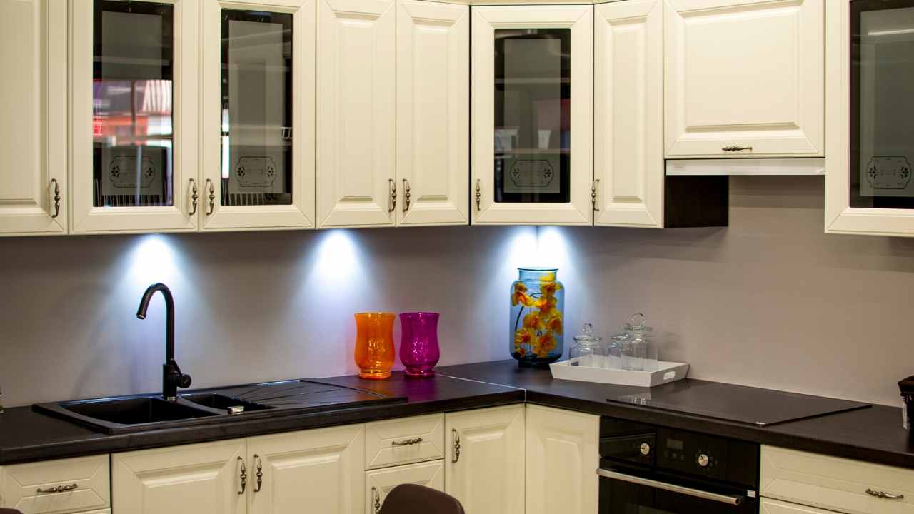 White Shaker Door Cabinet with Cararra Quartz Kitchen & Backsplash 😍 #ideas #kitchen #custom